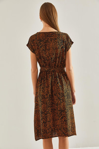 Multi Desenli Beli Lastikli Elbise 60101047 - Siyah-Camel ELBİSE modelleri