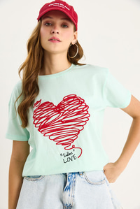 Pamuklu Kısa Kollu Bisiklet Yaka Kalp Nakışlı T-Shirt 60602028 - Mint Yeşili