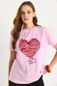 Pamuklu Kısa Kollu Bisiklet Yaka Kalp Nakışlı T-Shirt 60602028 - Pembe