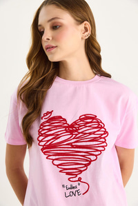 Pamuklu Kısa Kollu Bisiklet Yaka Kalp Nakışlı T-Shirt 60602028 - Pembe