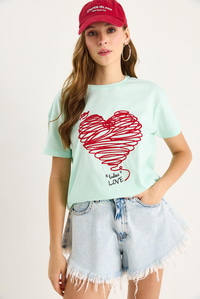 Pamuklu Kısa Kollu Bisiklet Yaka Kalp Nakışlı T-Shirt 60602028 - Mint Yeşili