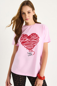 Pamuklu Kısa Kollu Bisiklet Yaka Kalp Nakışlı T-Shirt 60602028 - Pembe