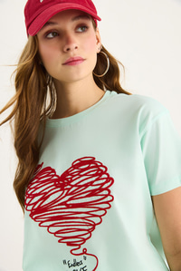 Pamuklu Kısa Kollu Bisiklet Yaka Kalp Nakışlı T-Shirt 60602028 - Mint Yeşili