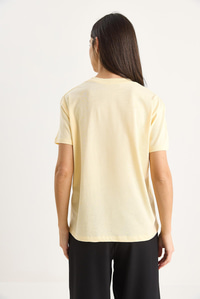 Papatya Aksesuarlı Kısa Kollu Pamuklu T-Shirt 60602039 - Tereyağ