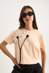 Papatya Aksesuarlı Kısa Kollu Pamuklu T-Shirt 60602039 - Yavru Ağzı