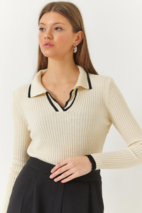 Polo Yaka Fitilli Şerit Detaylı Mevsimlik Uzun Kollu Triko Bluz 60261446 - Ekru-Siyah