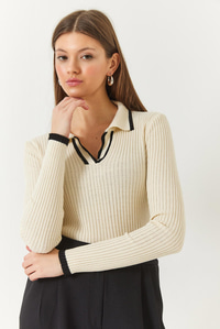 Polo Yaka Fitilli Şerit Detaylı Mevsimlik Uzun Kollu Triko Bluz 60261446 - Ekru-Siyah