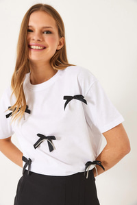 Saten Kurdela Aksesuarlı Taş Detaylı T-Shirt 60602011 - Beyaz