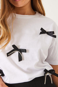 Saten Kurdela Aksesuarlı Taş Detaylı T-Shirt 60602011 - Beyaz