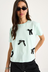 Saten Kurdela Aksesuarlı Taş Detaylı T-Shirt 60602011 - Mint Yeşili
