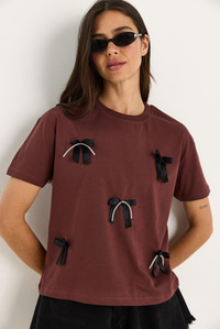 Saten Kurdela Aksesuarlı Taş Detaylı T-Shirt 60602011 - Kahve