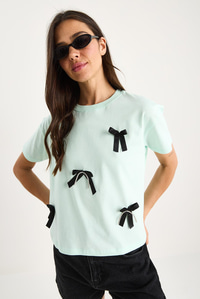 Saten Kurdela Aksesuarlı Taş Detaylı T-Shirt 60602011 - Mint Yeşili