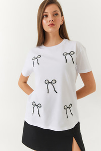 Taş ve Fiyonk Detaylı Tshirt 60602005 - Beyaz