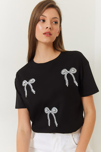 Taş ve Fiyonk Detaylı Tshirt 60602005 - Siyah