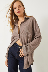 Tek Cep Detaylı Oversize Keten Dokulu Basic Gömlek 4756 60283100 - Vizon