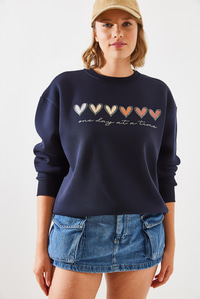 Üç İplik Şardonlu Renkli Kalp Baskılı Sweatshirt MBHS007 60601007 - Lacivert