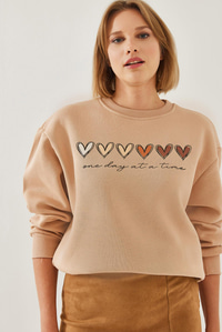Üç İplik Şardonlu Renkli Kalp Baskılı Sweatshirt MBHS007 60601007 - Bisküvi