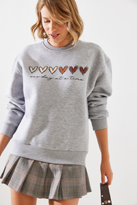 Üç İplik Şardonlu Renkli Kalp Baskılı Sweatshirt MBHS007 60601007 - Gri Melanj