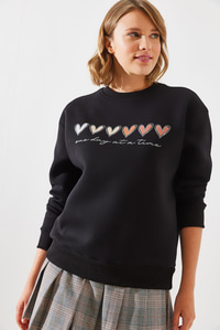 Üç İplik Şardonlu Renkli Kalp Baskılı Sweatshirt MBHS007 60601007 - Siyah