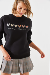 Üç İplik Şardonlu Renkli Kalp Baskılı Sweatshirt MBHS007 60601007 - Siyah