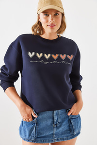 Üç İplik Şardonlu Renkli Kalp Baskılı Sweatshirt MBHS007 60601007 - Lacivert