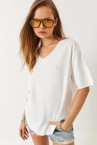 V Yaka Oval Kesim Bürümcük Basic T-Shirt 60261484 - Ekru
