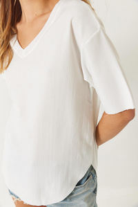 V Yaka Oval Kesim Bürümcük Basic T-Shirt 60261484 - Ekru