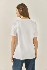 Varak Baskılı Taş Detaylı Kısa Kollu Bisiklet Yaka Pamuklu T-Shirt 60283309 - Beyaz