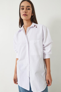 Yakası Kalp Nakışlı Düşük Omuz Oversize Poplin Gömlek 60420 60271082 - Beyaz