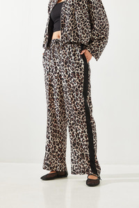 Yan Çizgili Leopar Jogger Pantolon MBMS015 60501015 - Leopar