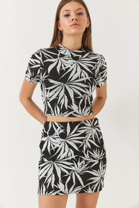 Yarım Balıkçı Kısa Kollu Crop Mini Etekli Alt-Üst Takım 60261373 - Siyah-Beyaz