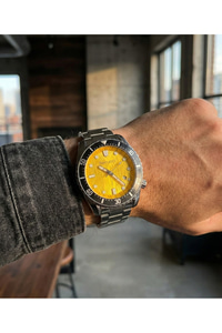 Erkek Kol Saati Sarı Kadran Çelik 44 mm Quartz Mineral Cam