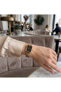 Kadın Kol Saati 26x34 mm Dikdörtgen Siyah Kadran Gold Renkli Küçük Kasa