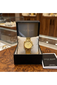 Kadın Kol Saati 31 mm Gold Çelik Kordon Kare Kasa Desenli Kadran Şık