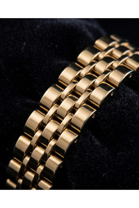 Kadın Saat 22x22 mm Kare Kasa Gold Çelik Kordon Gümüş Kadran Şık Kol Saati