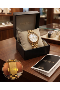 Kadın Saat 27 mm Gold Renkli Çelik Kordon Taşlı Kadran Takvimli Şık Kol Saati