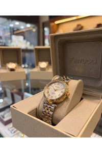 Milano Kadın Kol Saati 35 mm Çift Renk Çelik Kordon Gold Gümüş Kasa Roma Rakamlı 3 ATM Sertleştirilmiş Mineral Cam