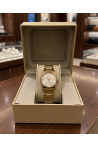 Milano Minimal Kadın Kol Saati 26 mm Beyaz Kadran Altın Renk Çelik Kordon Quartz Şık Zarif