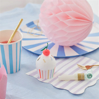 Meri Meri - Cupcake Surprise Balls - Cupcake Sürpriz Toplar - 3lü Süprizli Konfetiler ve Toplar