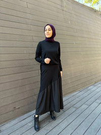 Heddy & Nurcan Çetin 24425 Siyah Paraşüt Kumaşlı Etekli Takım