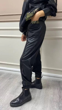 Hukka Design 050003 Siyah Desen Şeritli Deri Pantalon