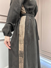 Misswhence 37829 Kahverengi Yanı Detaylı İpek Elbise