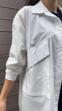 QOOQ 23FW233 Beyaz Tek Cep Detaylı Gömlek