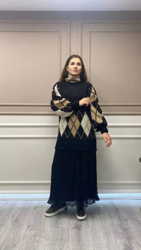 QOOQ 23FW509 Siyah Dar Pilise Etek