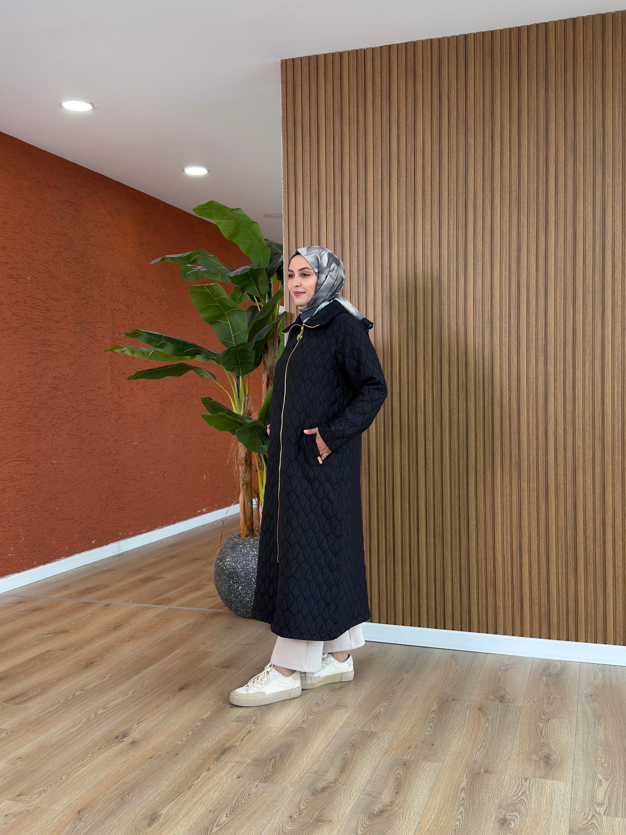 Mina Kapitone Kap-Siyah