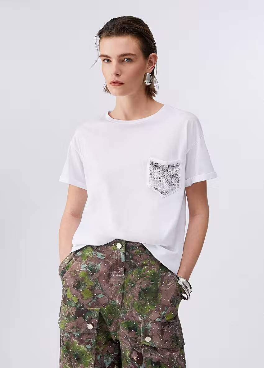 Cep İşlemeli T-shirt