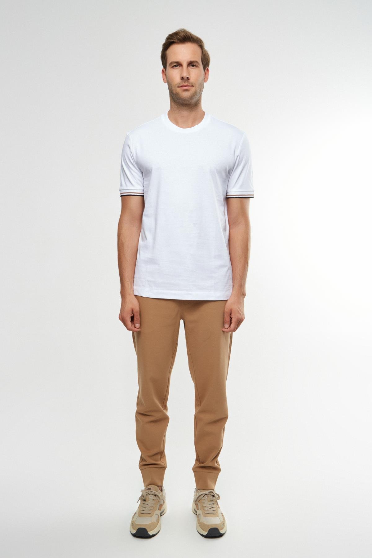 BossKol Detaylı Beyaz Bisiklet Yaka T-shirt