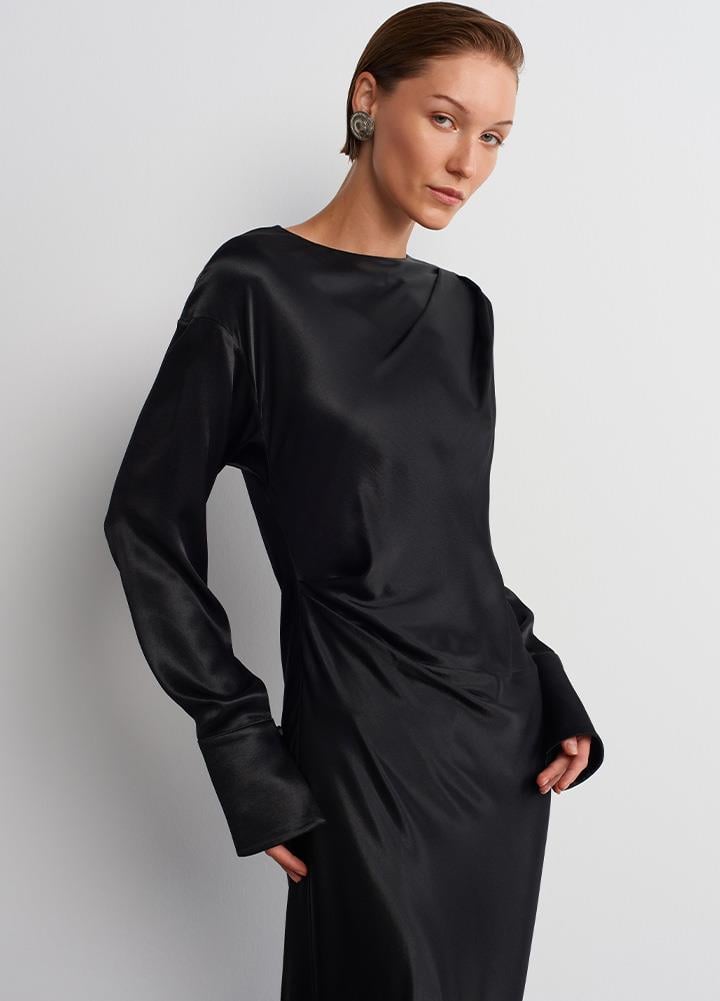 Acaria StudioYandan Drape Detaylı Uzun Elbise
