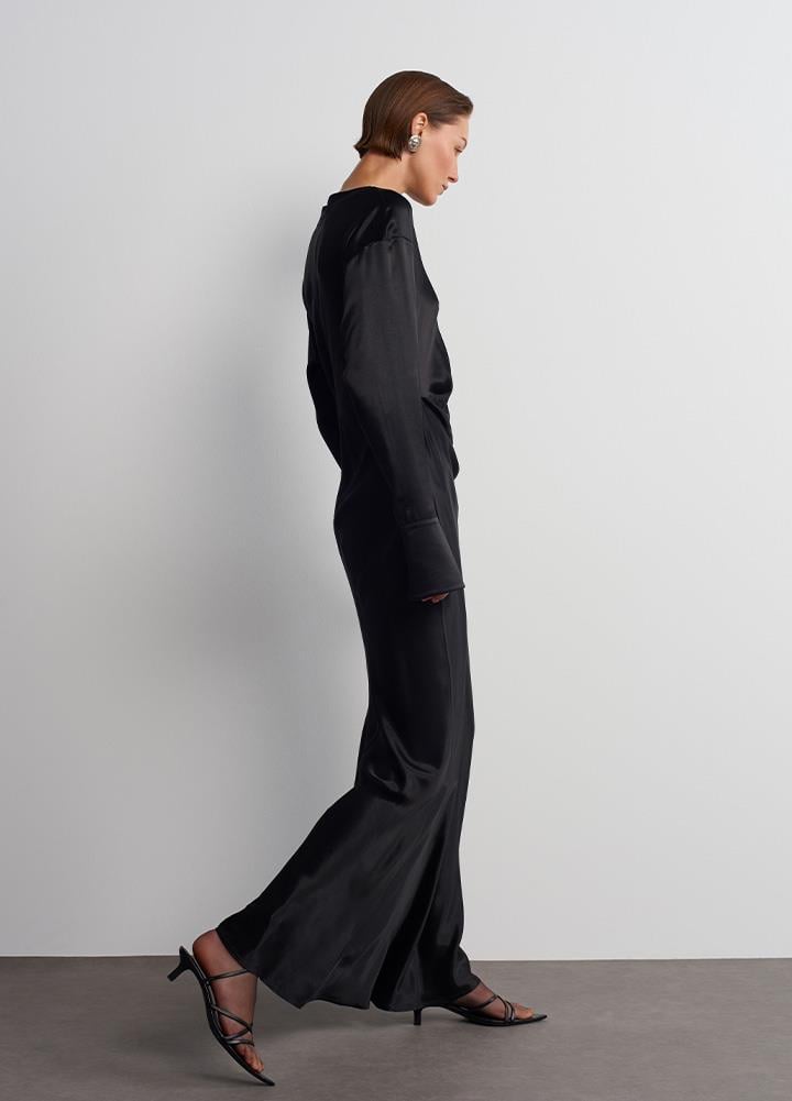 Acaria StudioYandan Drape Detaylı Uzun Elbise