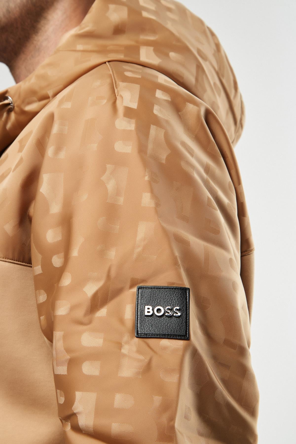 BossBej Monogram Detay Fermuarlı Sweatshirt